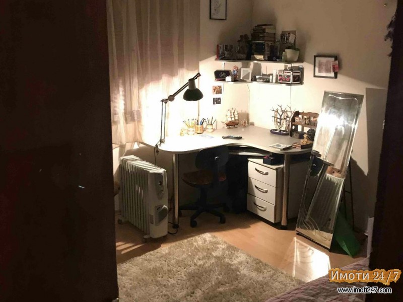 Продавам стан во Карпош 1 50 м2 трети спрат спроти Симпо