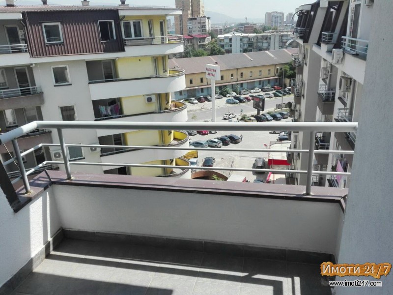 Се издава стан 80м2 празен кат 6 лифт во центар до подвожњак кај монте негро 