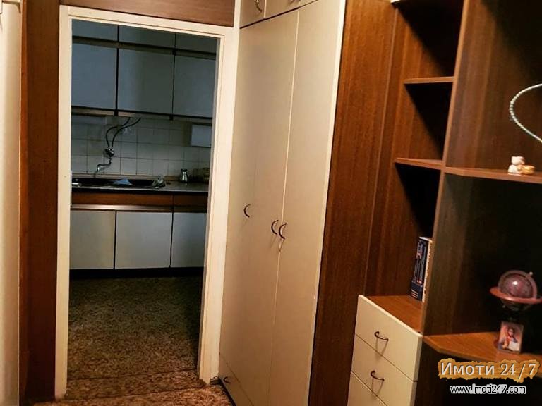 Продавам трособен комфорен стан во Ново Лисиче