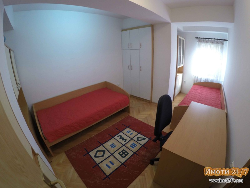 Фамилијарен 118м2 стан во Карпош во одлична состојба