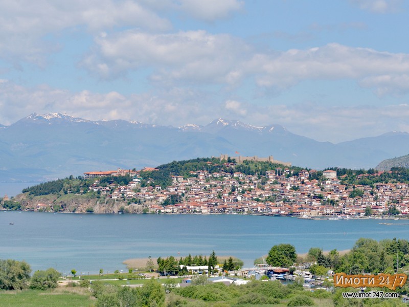 Sobi so kupatilo parking internet terasa so pogled na ezero Villa Ohrid Lake View studio 10 €врa 