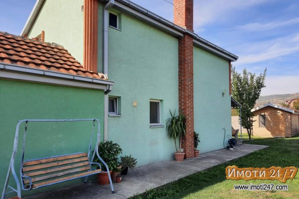 Се продава наместена семејна куќа во Волково 