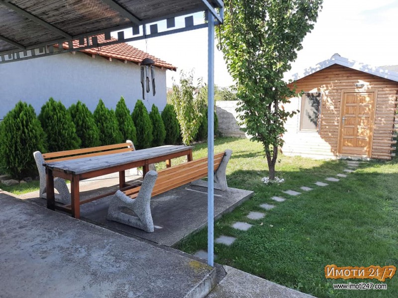 Се продава наместена семејна куќа во Волково 