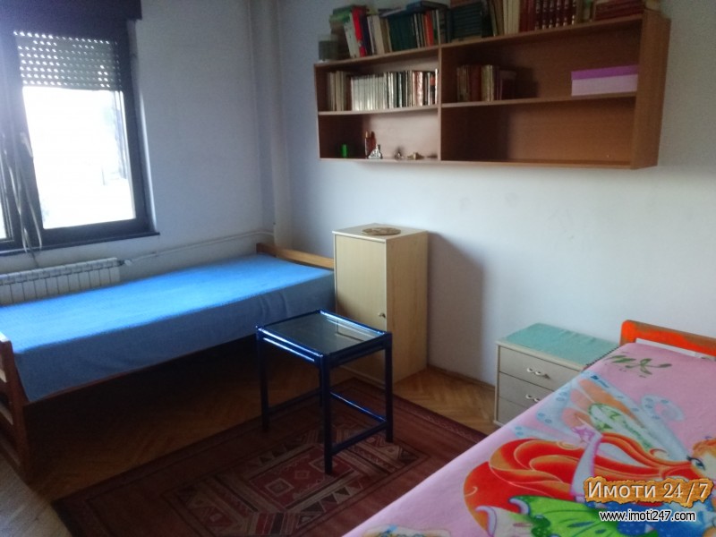 Се издава трособен стан во Ново Лисиче