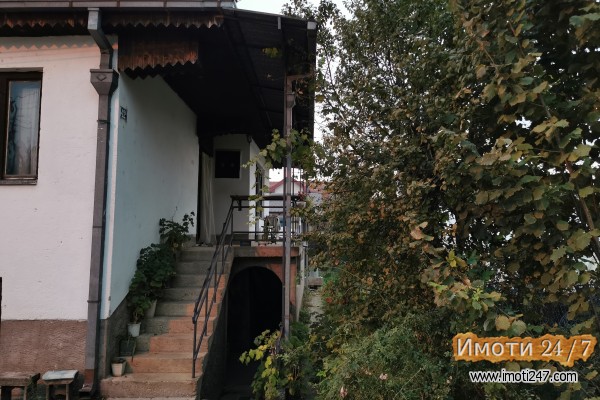 Се продава куќа во населба Драчево 