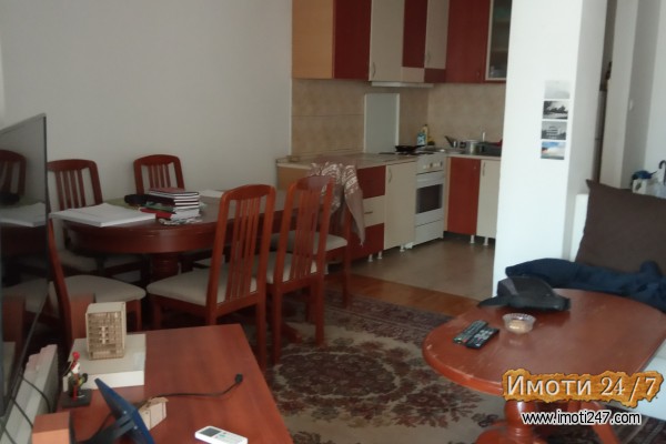 Издавам наместен стан  во Кисела Вода на ул Иван Козаров бр47