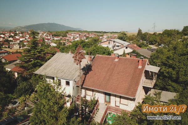 Се продава куќа во населба Ченто