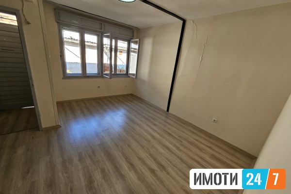 Се продава куќа во населба Ченто Скопје
