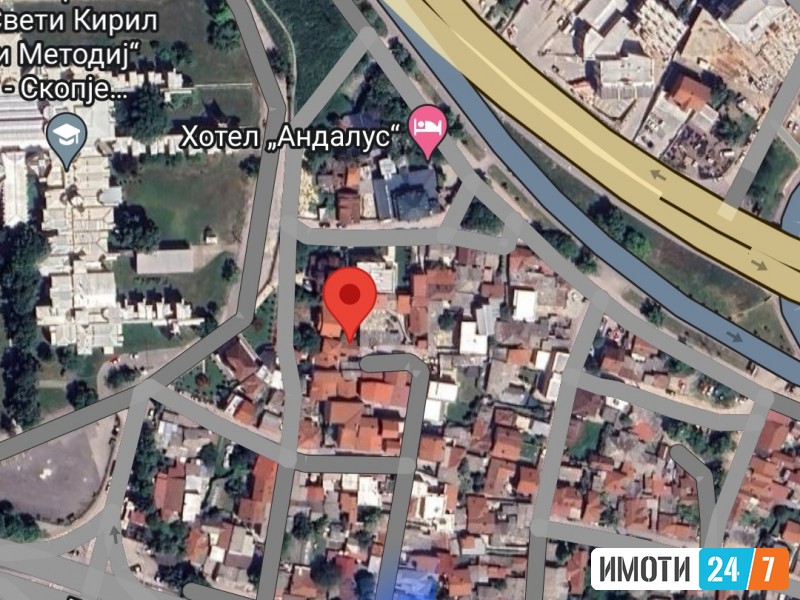 Shitet shtëpi në Qendër të Shkupit Karadak Mahall përball RTVM