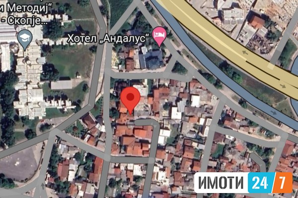 Shitet shtëpi në Qendër të Shkupit Karadak Mahall përball RTVM Shtëpija gjindet afër Qendrës treg