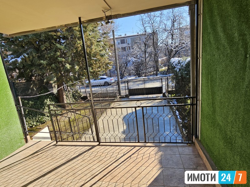 57000 евра Се продава куќа во населба Ченто Скопје на улица Методија Андонов - Ченто