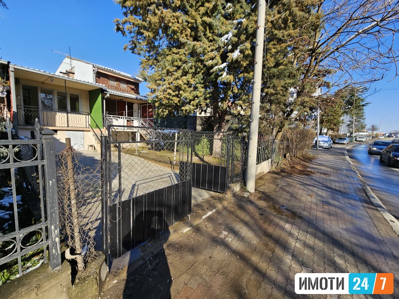 57000 евра Се продава куќа во населба Ченто Скопје на улица Методија Андонов - Ченто