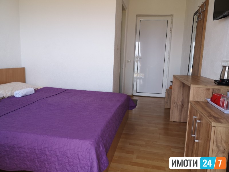 Sobi so kupatilo parking internet terasa so pogled na ezero Villa Ohrid Lake View studio 10 €врa 