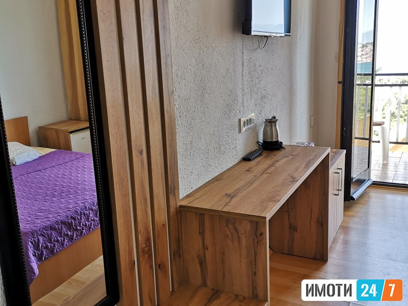 Sobi so kupatilo parking internet terasa so pogled na ezero Villa Ohrid Lake View studio 10 €врa 