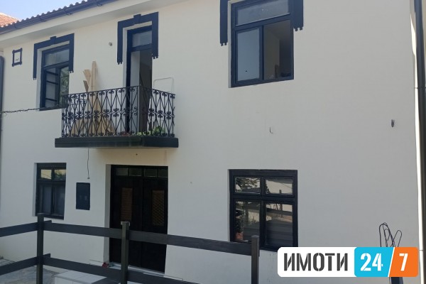 Se prodava kukja vo OHRID vo Centarot komlet renovirana