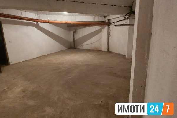 agencii za nedviznosti SE PRODAVA DELOVEN PROSTOR MAGACIN 52 M2