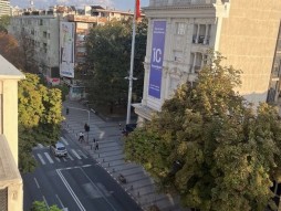 Се продава стан во строг Центар - Рекорд 