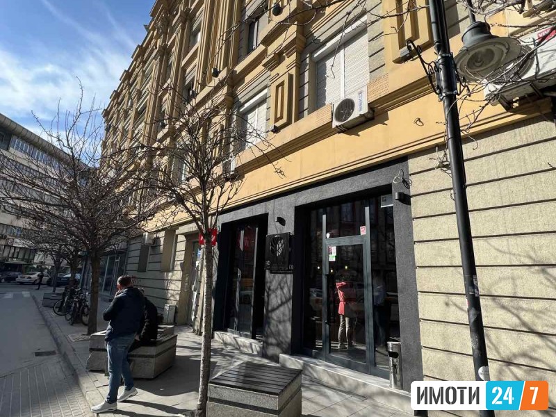 Фирма и локсл во строг центар на Скопје