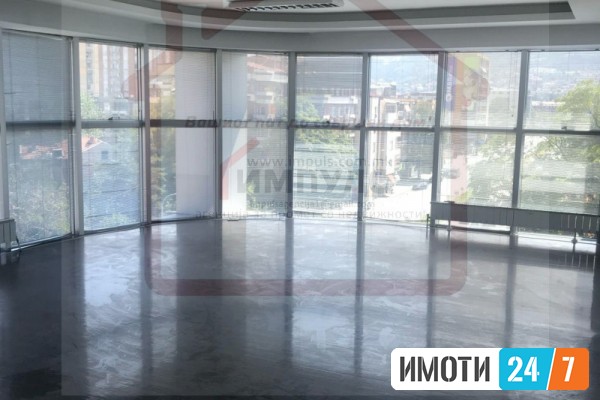 ATRAKTIVEN DELOVEN PROSTOR NA ATRAKTIVNA LOKACIJA VO CENTAR