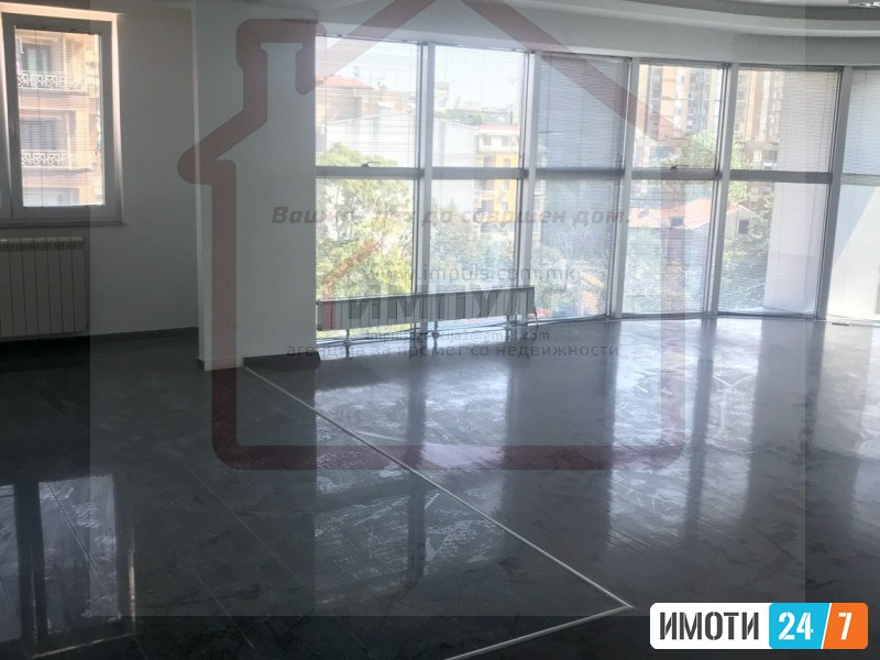 ATRAKTIVEN DELOVEN PROSTOR NA ATRAKTIVNA LOKACIJA VO CENTAR