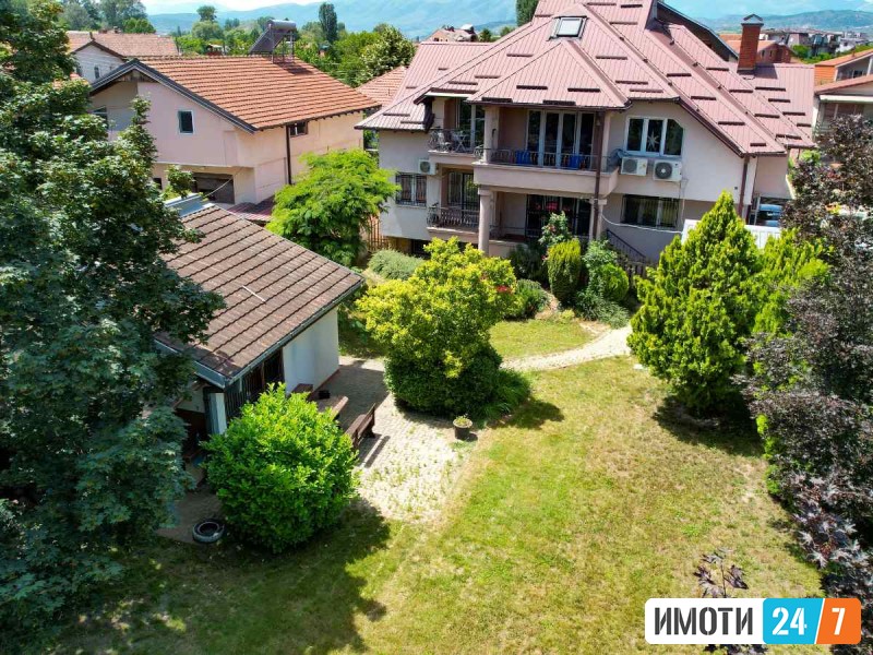 SAMOSTOJNA MODERNA KUKA VO VLAE