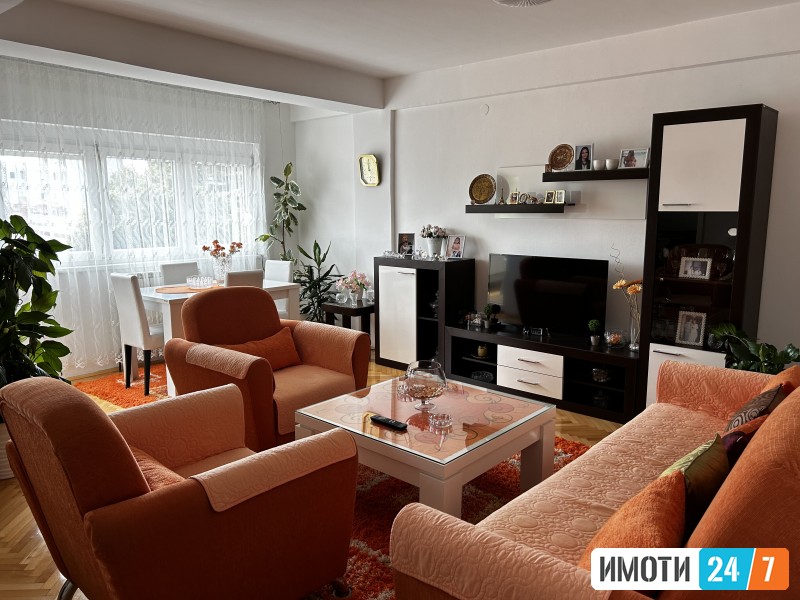SE PRODAVA STAN VO CENTAR NA KUMANOVO