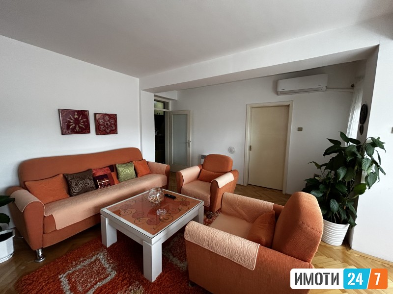 SE PRODAVA STAN VO CENTAR NA KUMANOVO