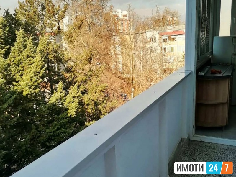 Се издава стан во Карпош 4 