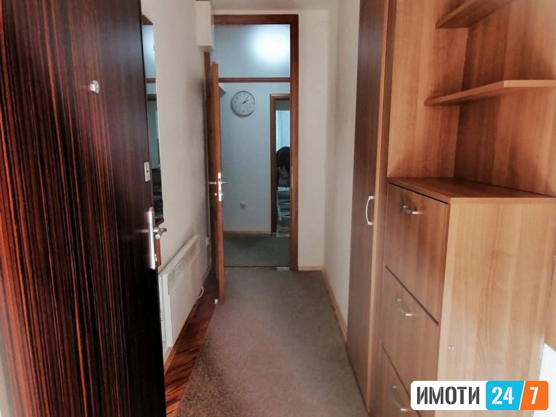 Се издава стан во Карпош 4 