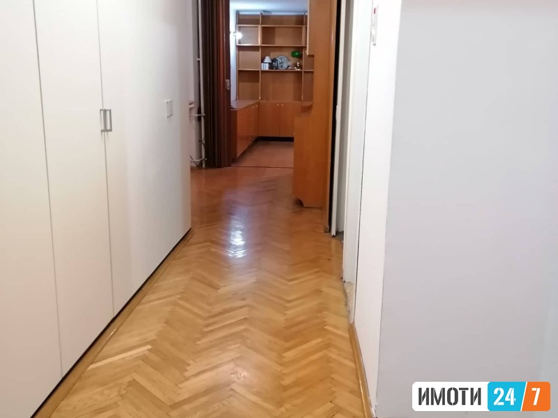 Стан во Центар-Градски Ѕид -Анекс кај Холидеј Ин