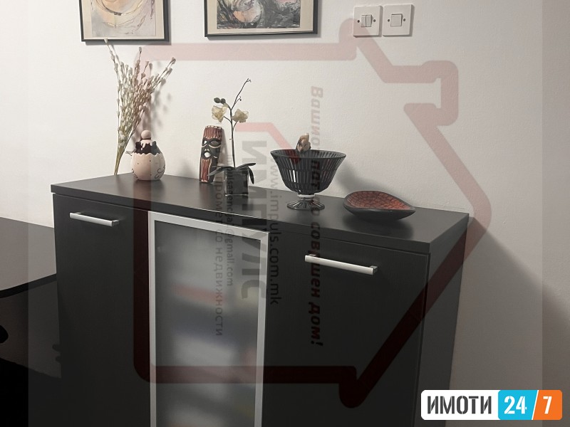 SE PRODAVA DELOVEN PROSTORKANCELARIJA VO AVTOKOMANDA