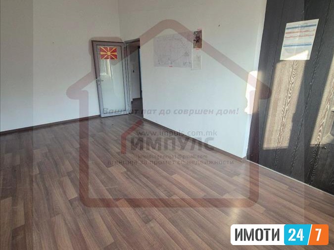 SE IZDAVA DELOVEN PROSTORKANCELARIJA VO CENTAR