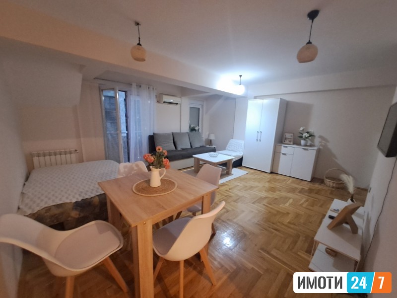 Izdavam stan vo centar kaj tc Zebra 