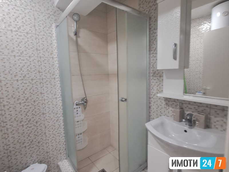 Izdavam stan vo centar kaj tc Zebra 