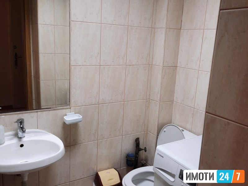 СЕ ИЗДАВА ТРОСОБЕН СТАН ВО КАПИШТЕЦ