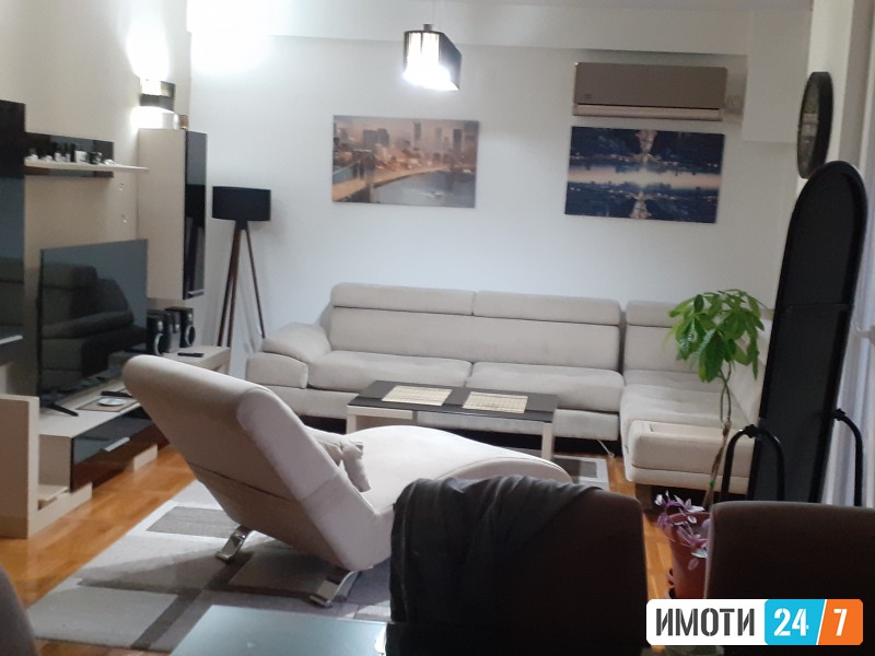 Se izdava  iznajmuva stan na Mosa Pijade
