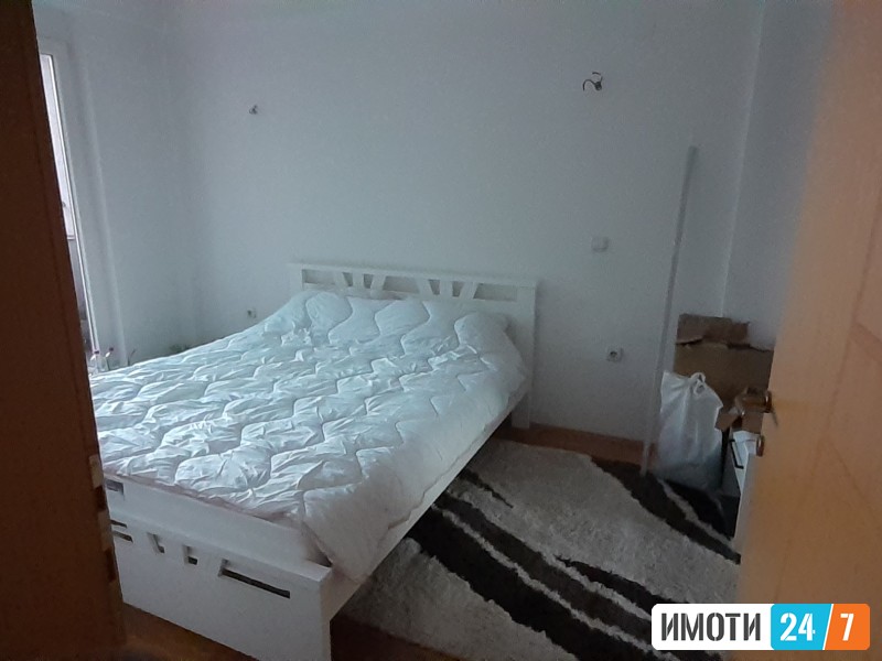Se izdava  iznajmuva stan na Mosa Pijade