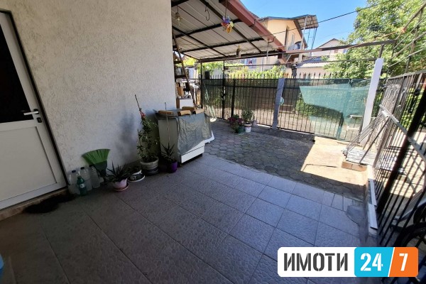 Se prodava kukja vo Cento