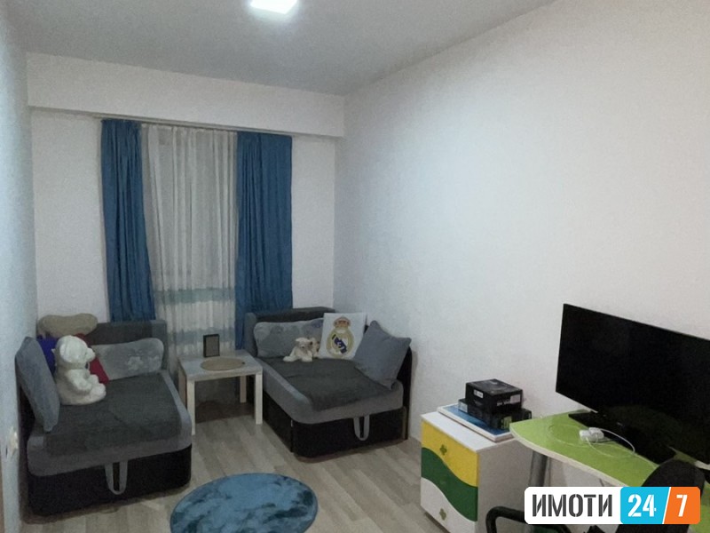 Izdavam stan vo naselba HIPODROM 2 cena 250 evra