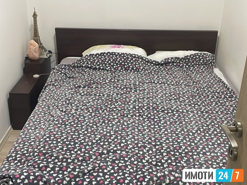 Izdavam stan vo naselba HIPODROM 2 cena 250 evra