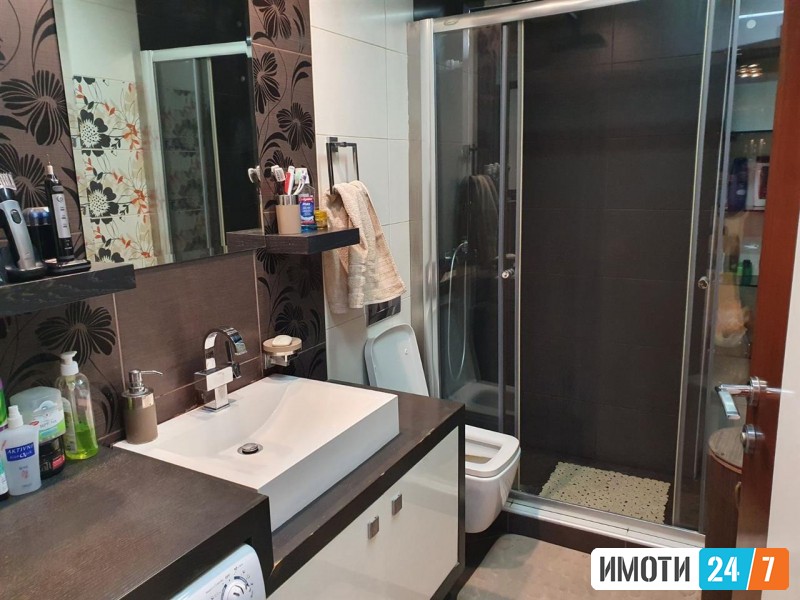 Се продава модерно уреден стан кај Сити Мол