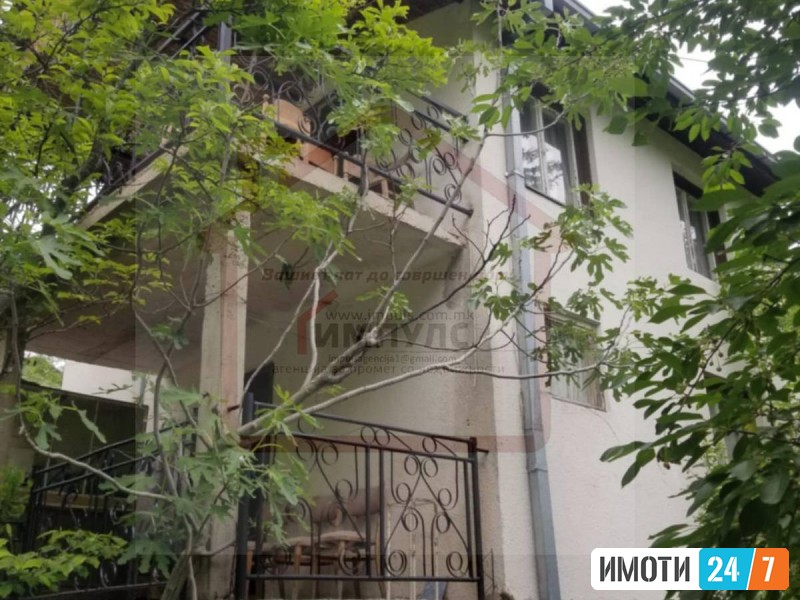 SE PRODAVA VIKENDICA VO DOLNA MATKA KAJ REKATA TRESKA