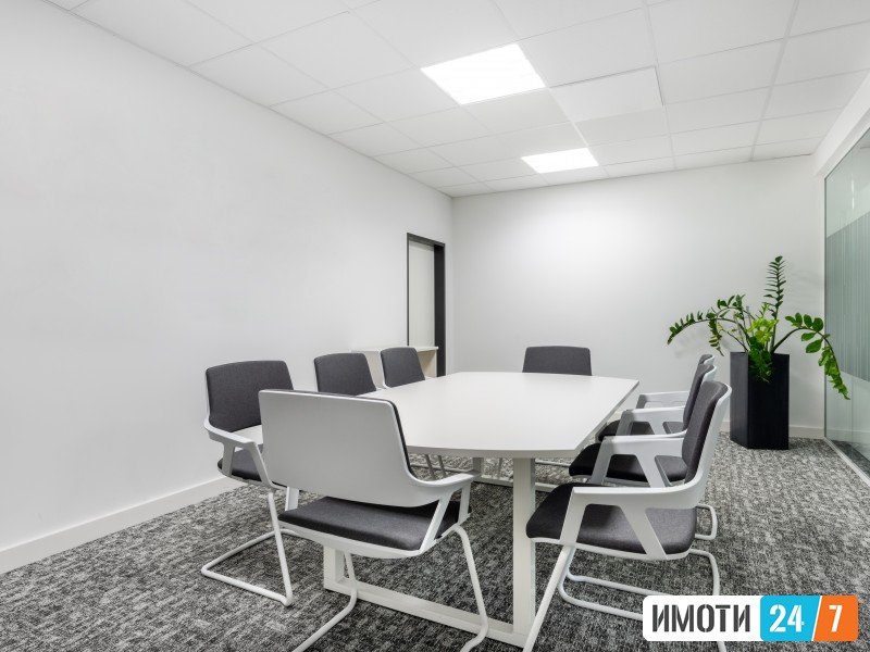 Open plan канцелариски простор за 10 лица во Regus Skopje