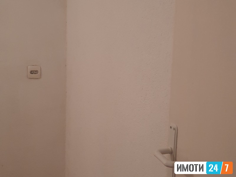 Продавам стан во Влае