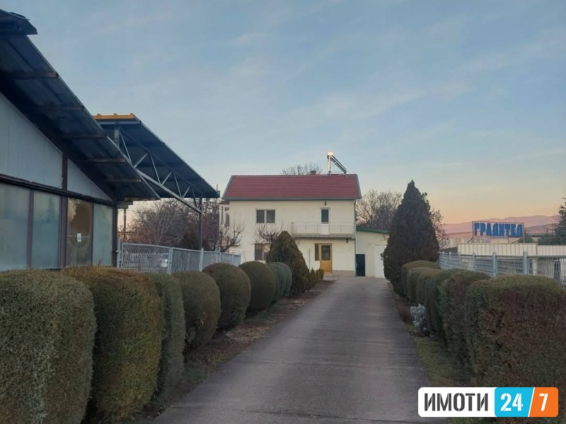 Се издава деловен простор од 600 м2 во Штип