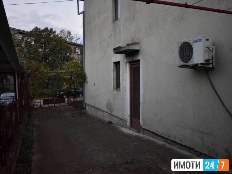 Се продава куќа во нас Железара