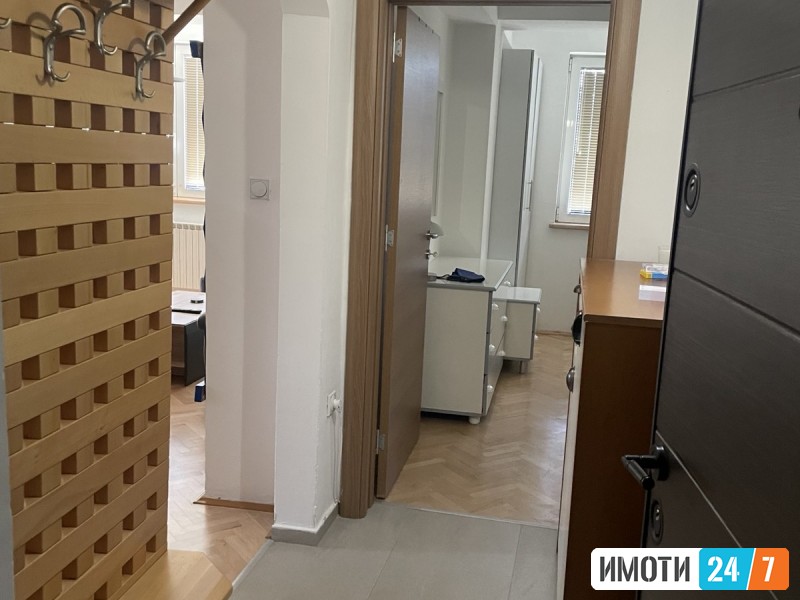 FUNKCIONALEN TROSOBEN STAN NA ATRAKTIVNA ADRESA VO TAFTALIDZE