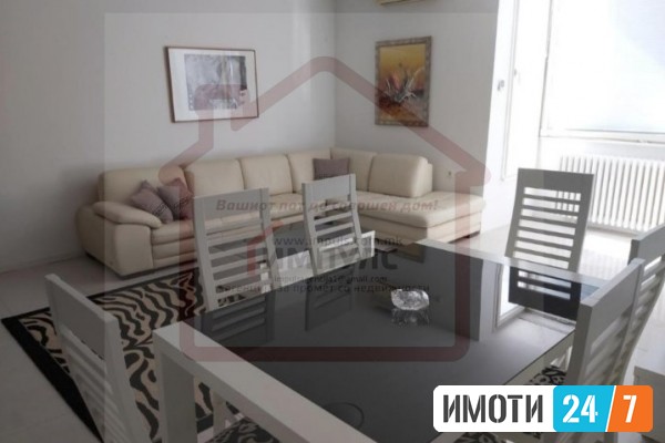 SE IZDAVA TROSOBEN STAN NA ODLICNA LOKACIJA VO CENTAR