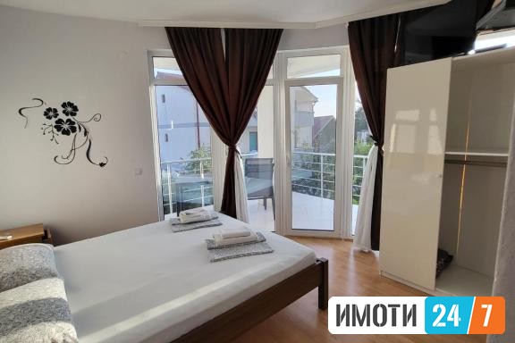 Се продава  заменува туристички објект во Улцињ – Црна Гора