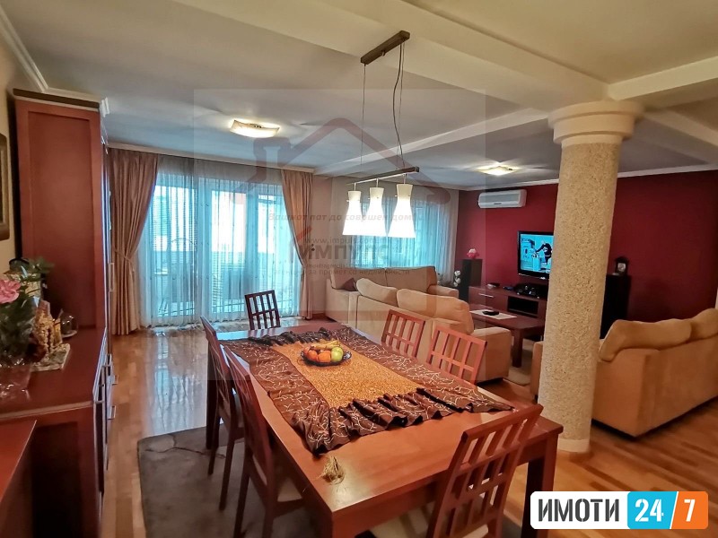SE PRODAVA EKSKLUZIVNA KUKJA SO LOKACIJA VO KOZLE